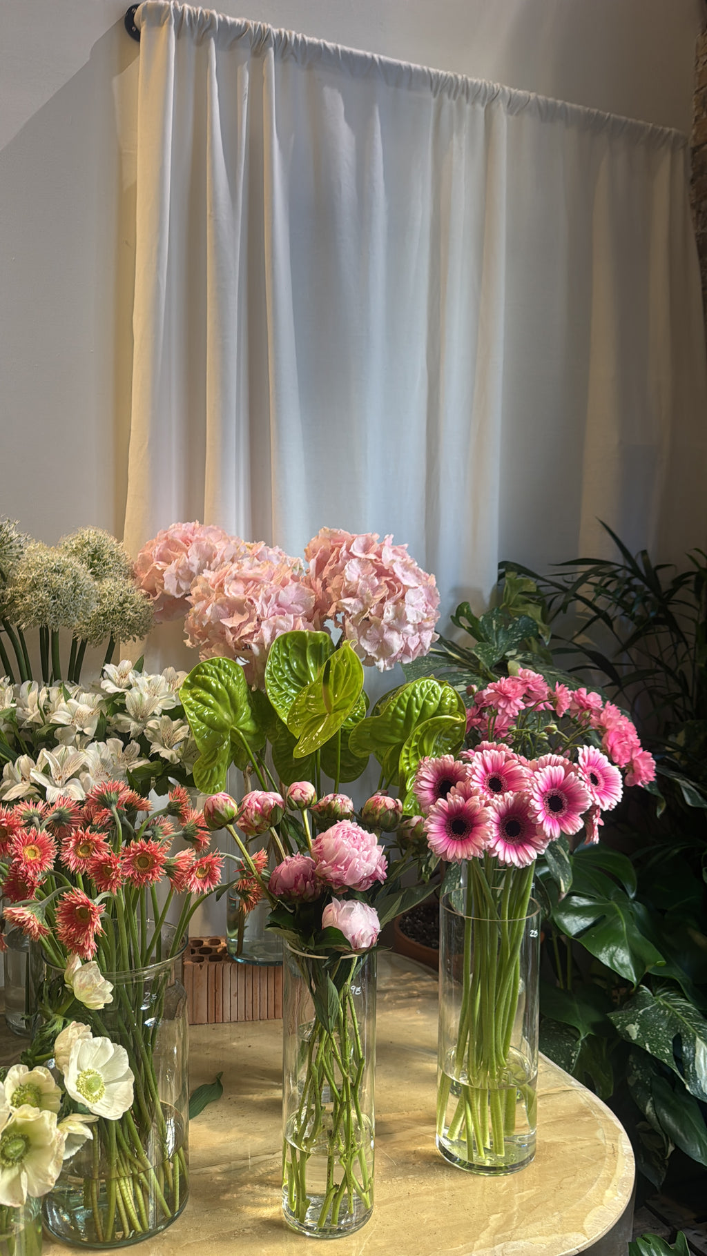 Flower Bouquet Workshop– with Wine & Pastries