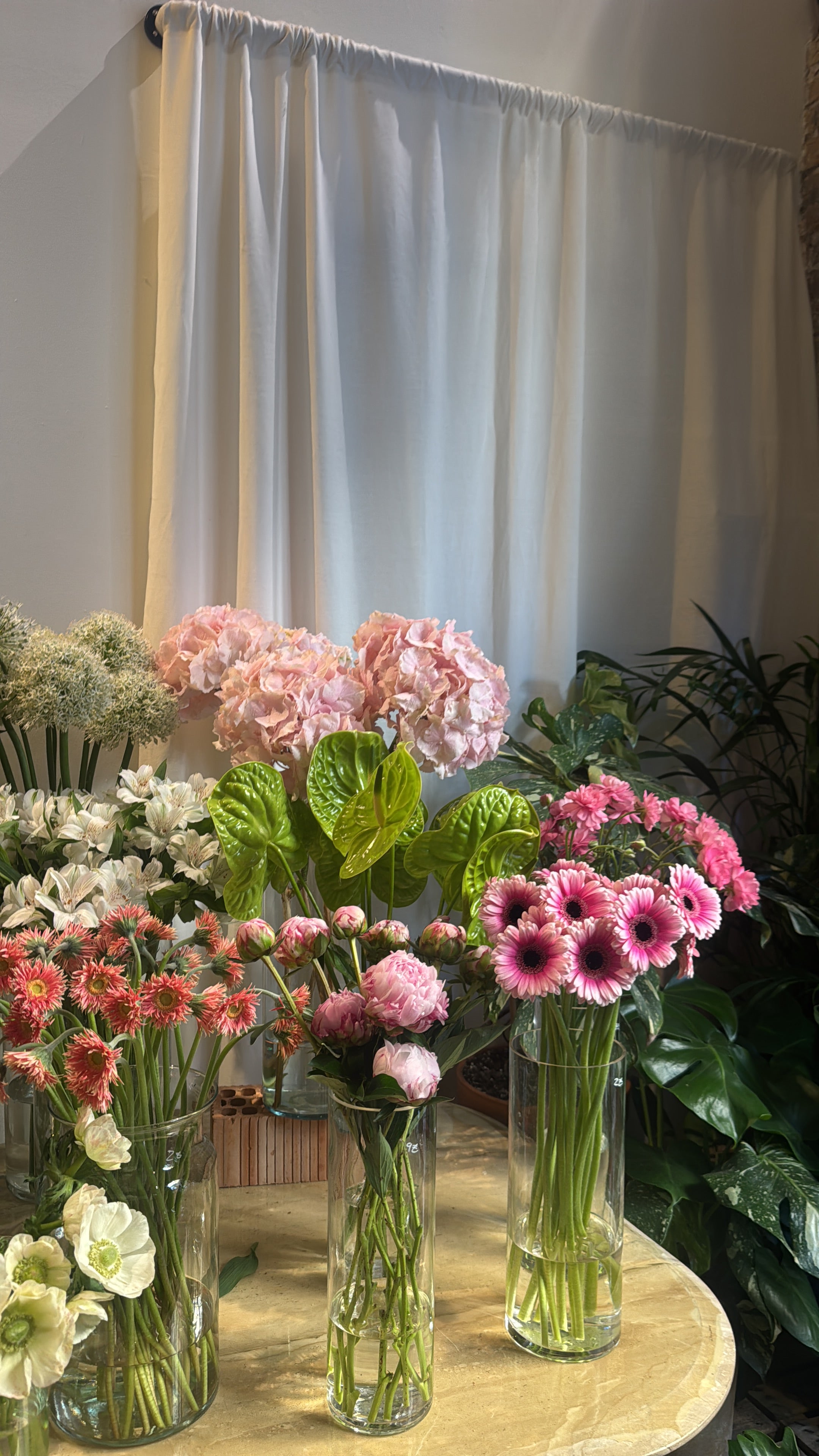 Flower Bouquet Workshop– with Wine & Pastries